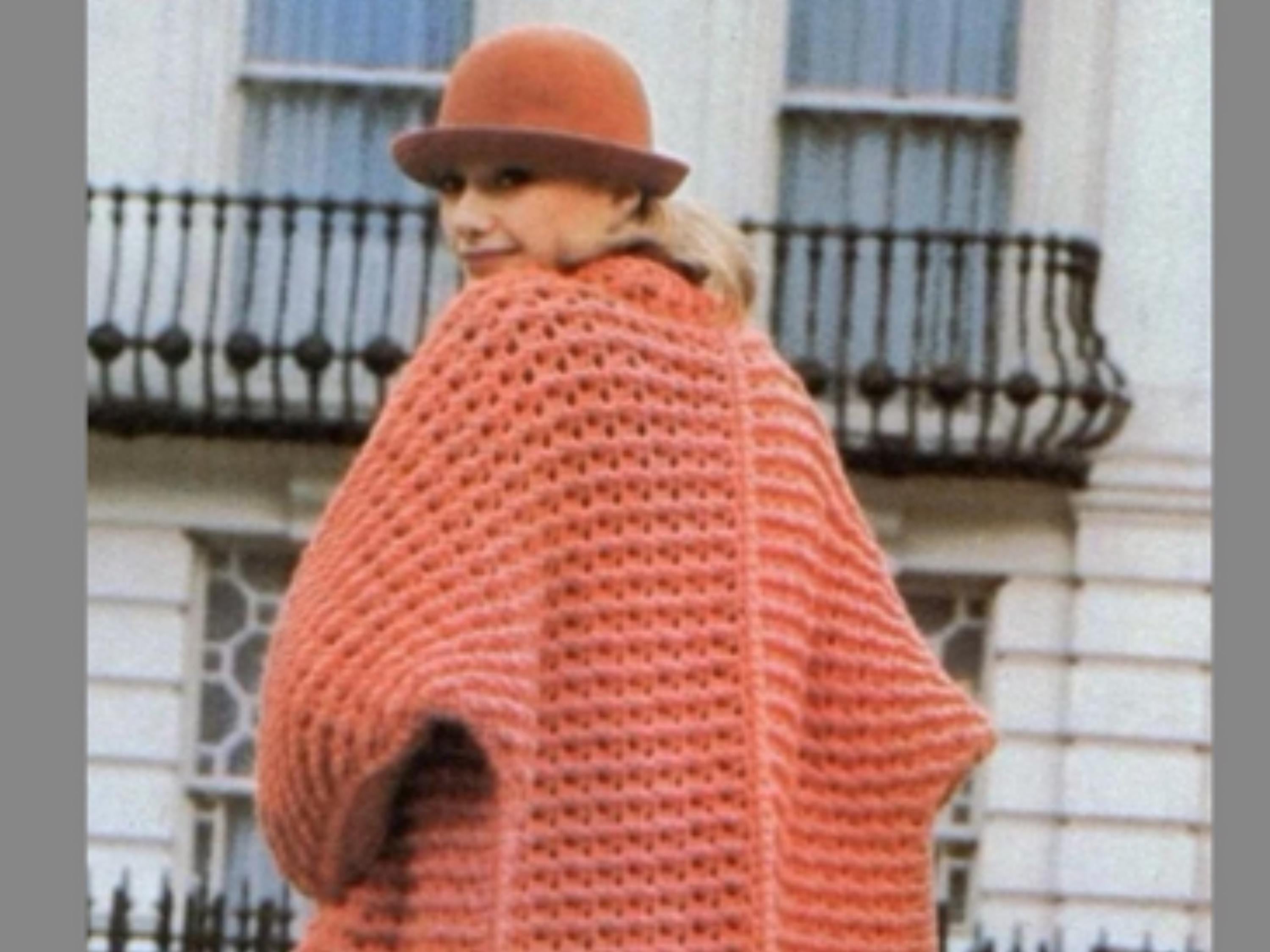 Womens Crochet Vintage Crochet Pattern PDF – Oversized Jacket Cardigan Coat |Chunky Bulky Crochet Design | Sizes S–XXL FREE crochet journal