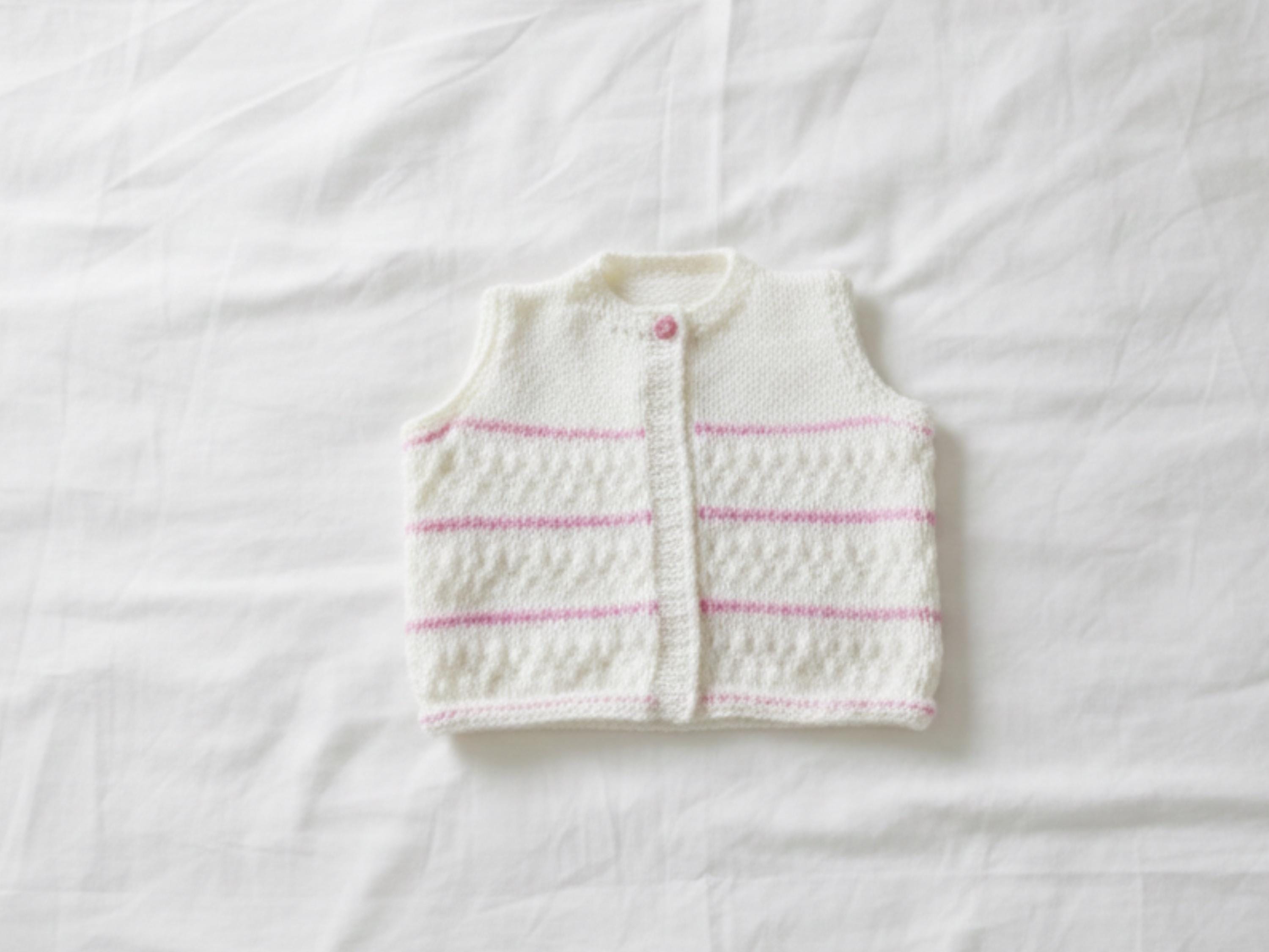 Easy Child’s Vest Knitting Pattern 2 free patterns  PDF (English) 0-12 months baby knitting pattern for summer sleeveless top vest waistcoat
