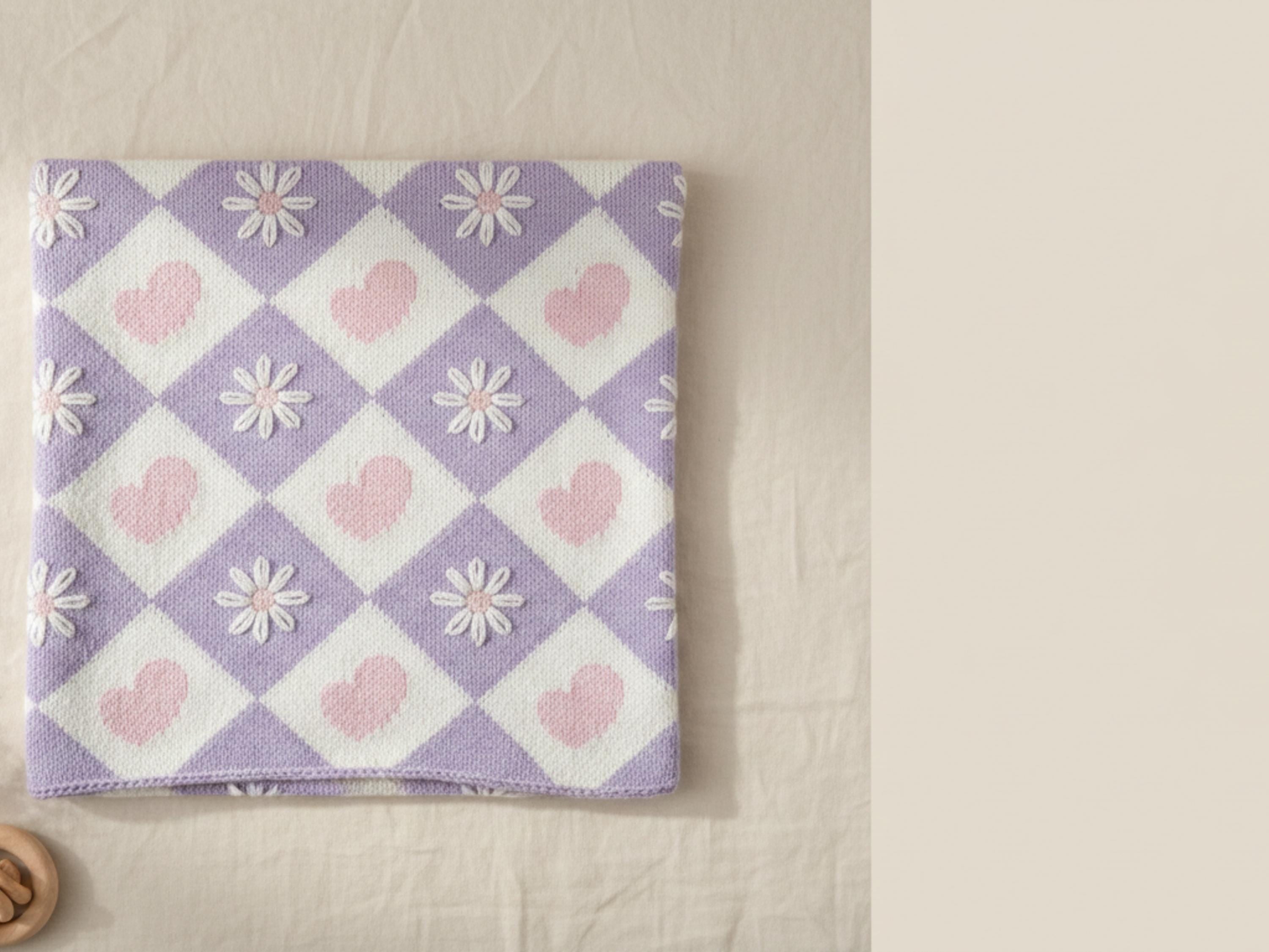 Handmade Daisy Hearts Baby Blanket – Soft Floral Nursery Throw (PDF Pattern)