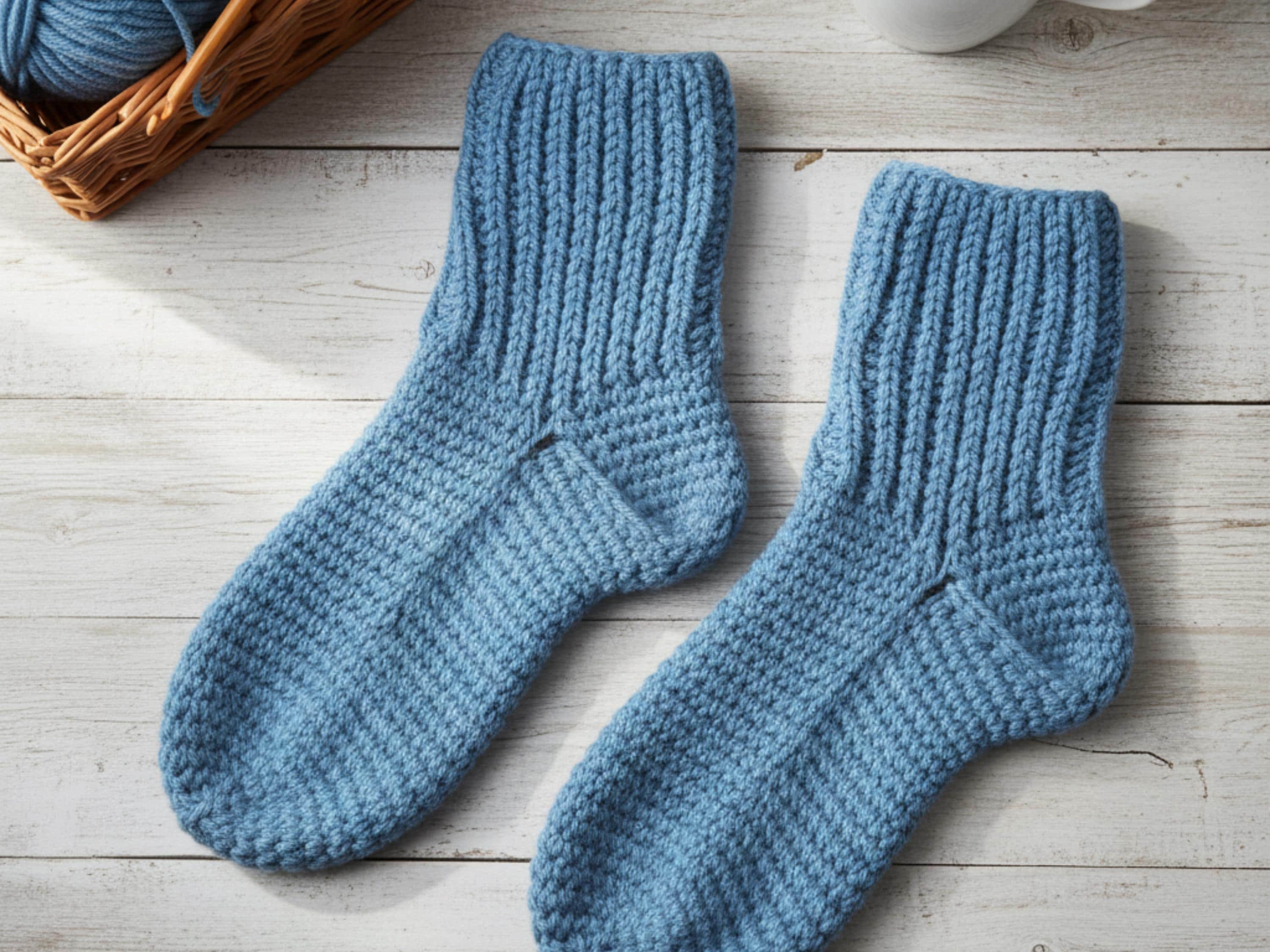 Easy Crochet Socks Pattern, Vintage Style, Aran Yarn, Sizes S-L (PDF Download)