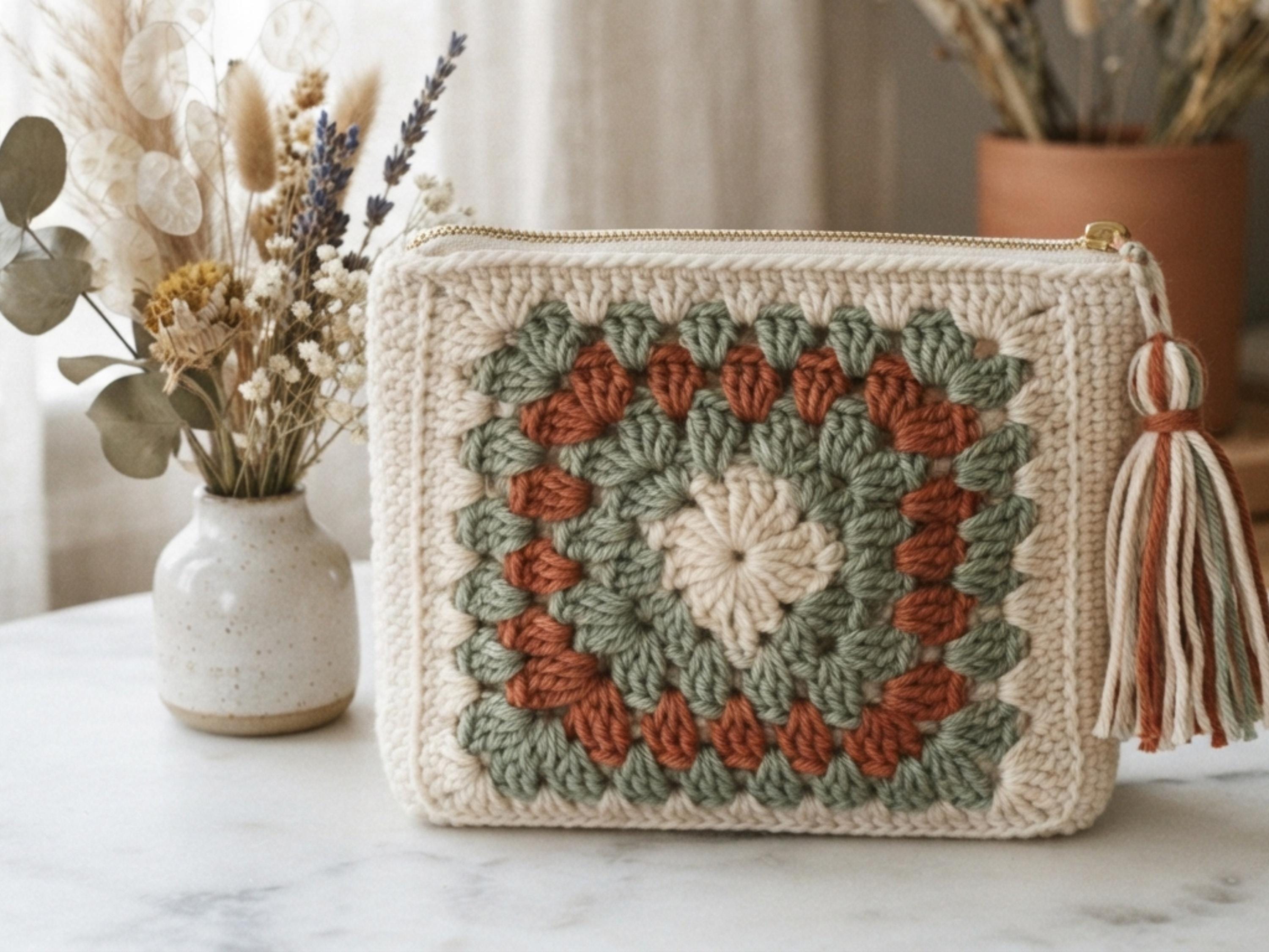 Granny Square Zip Pouch Crochet Pattern PDF, Makeup Bag Tutorial, Beginner Crochet Purse