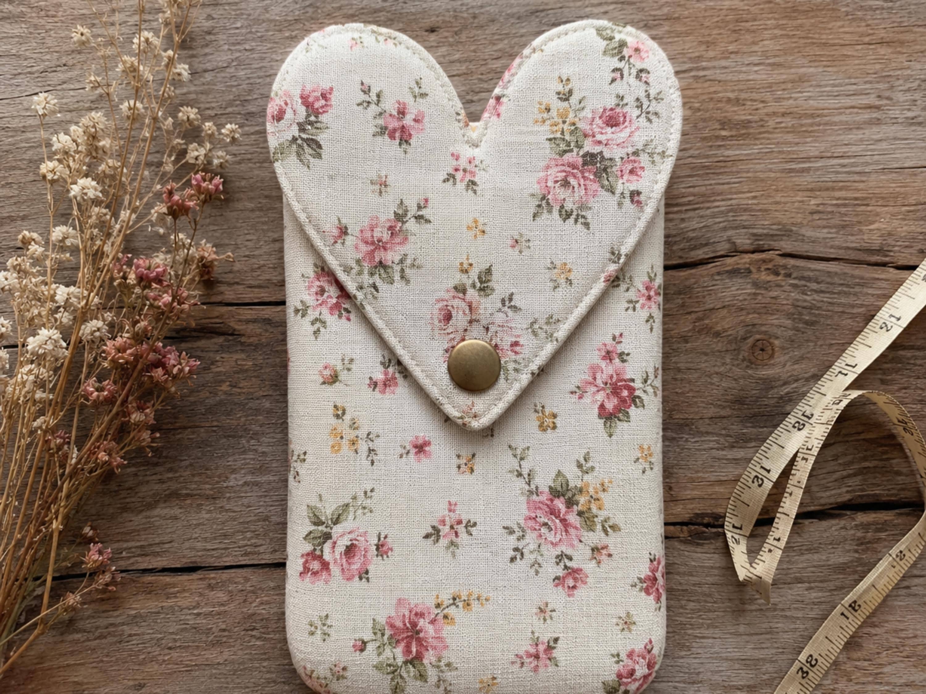 Heart Glasses Case Sewing Pattern PDF, Sunglasses Case Sewing Pattern, Heart Shaped Pouch Pattern, One Size, Easy Beginner Sewing